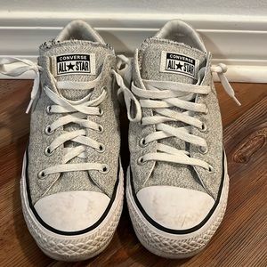 Women’s size 10 converse